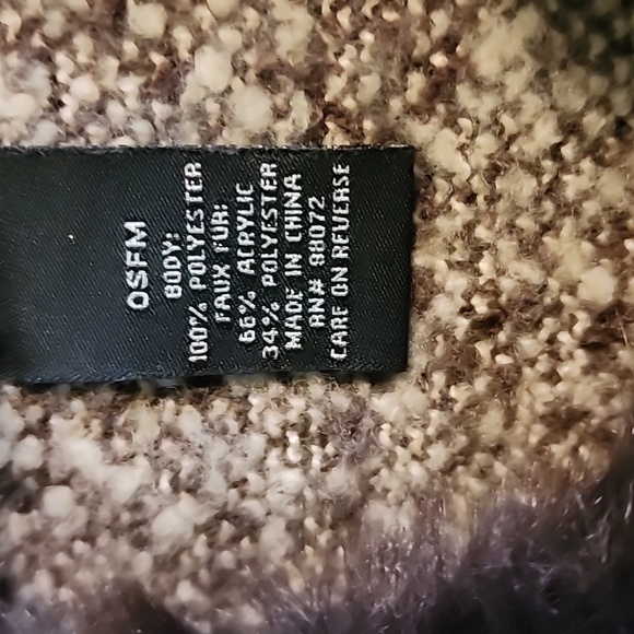 Brown/Cream Cape (One Size) Very Cute - Like New - Warm but Lightweight - Picture 2 of 8